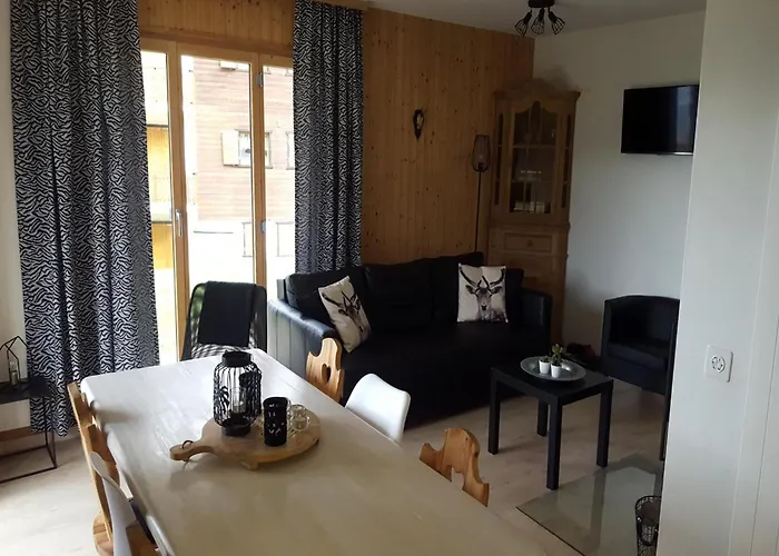 アパート Mountain Escape With Fireplace ヴェゾナ